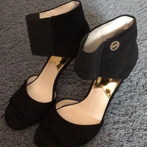 Black Micheal Kors heels